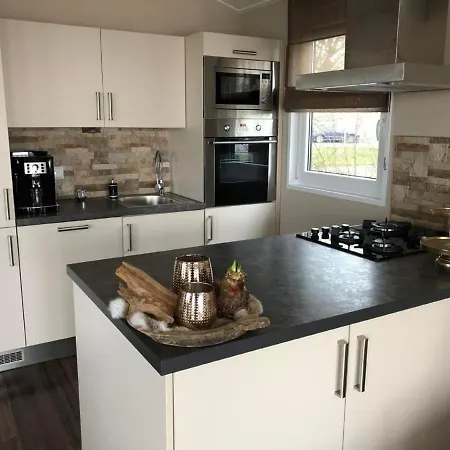 Charmantes Ferienhaus In Mit Eigener Terrasse بيت للعطل