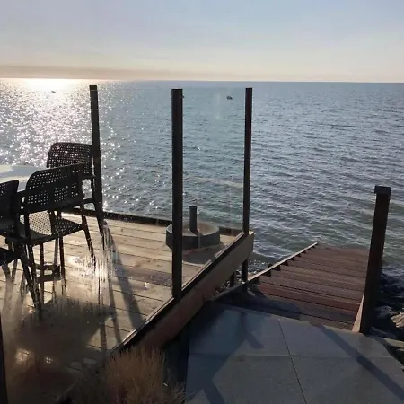 Charmantes Ferienhaus In Mit Eigener Terrasse بيت للعطل