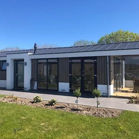Charmantes Ferienhaus In Mit Eigener Terrasse * Bovenkarspel