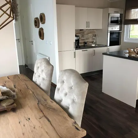 Charmantes Ferienhaus In Mit Eigener Terrasse بيت للعطل *