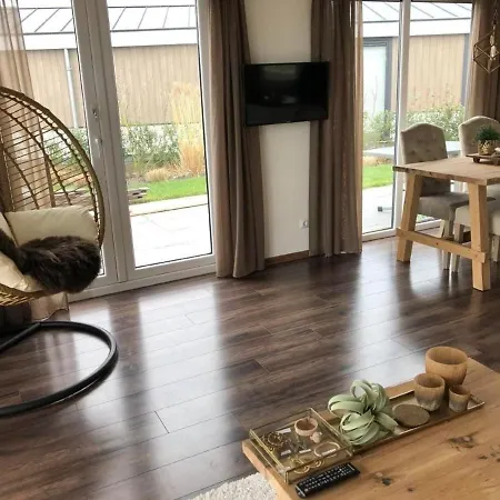 Charmantes Ferienhaus In Mit Eigener Terrasse بيت للعطل